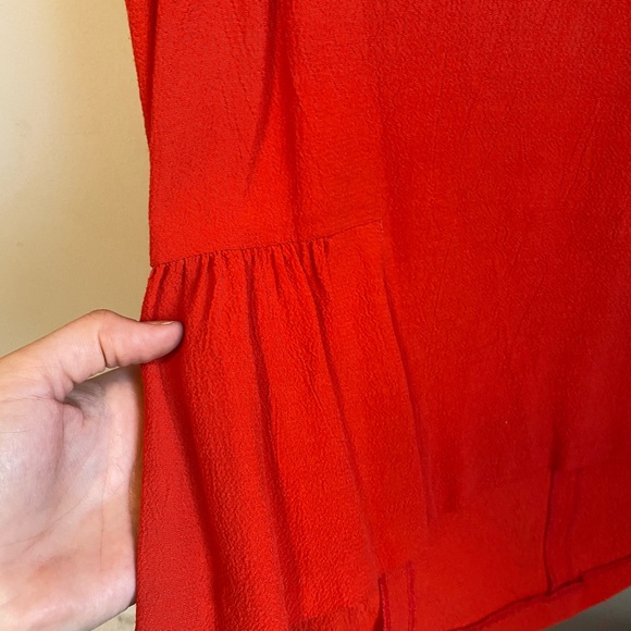 Beautiful red Sandro Top w ruffled detail at waist - Picture 3 of 5
